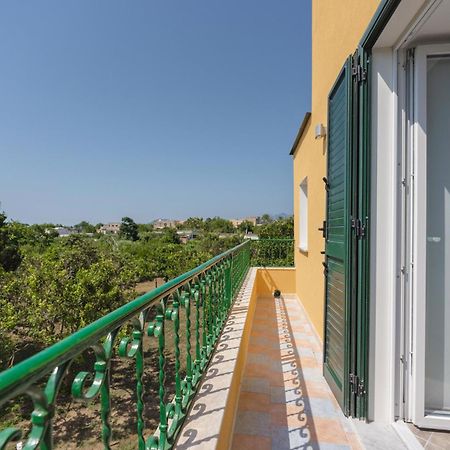 بروسيدا Villa Caterina B&B الغرفة الصورة